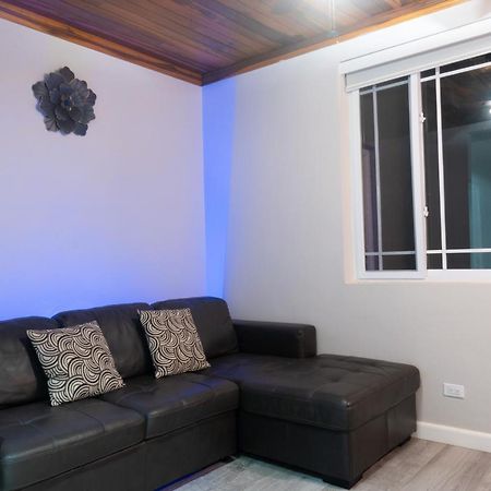 Soak'D Pineapple Villa Berrydale Esterno foto