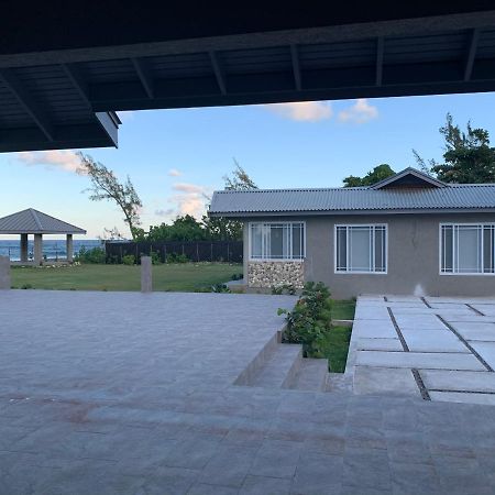 Soak'D Pineapple Villa Berrydale Esterno foto