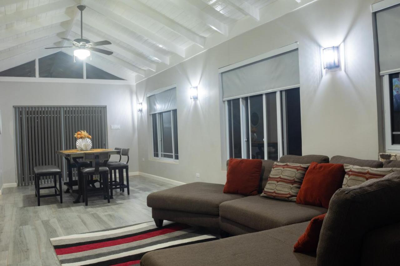 Soak'D Pineapple Villa Berrydale Esterno foto