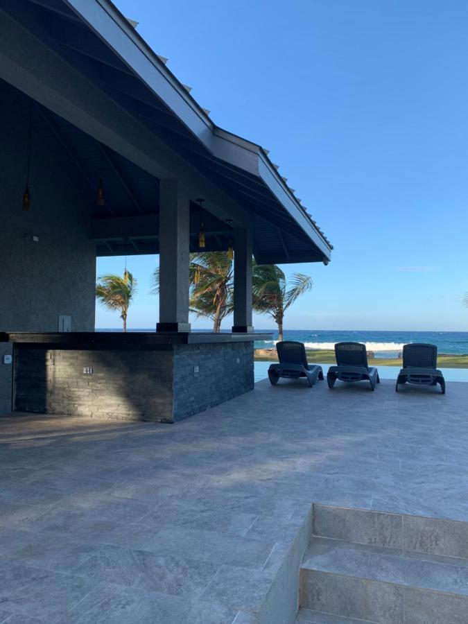 Soak'D Pineapple Villa Berrydale Esterno foto