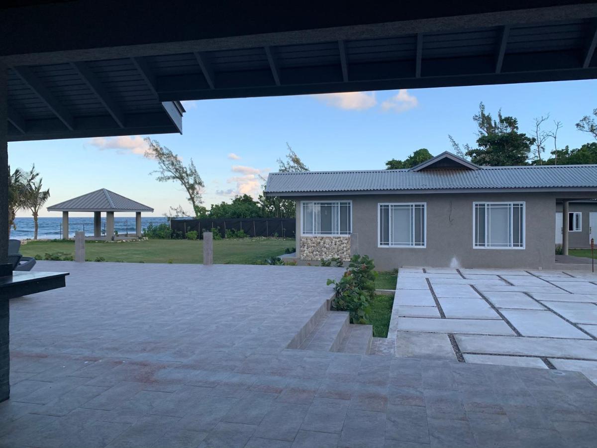 Soak'D Pineapple Villa Berrydale Esterno foto