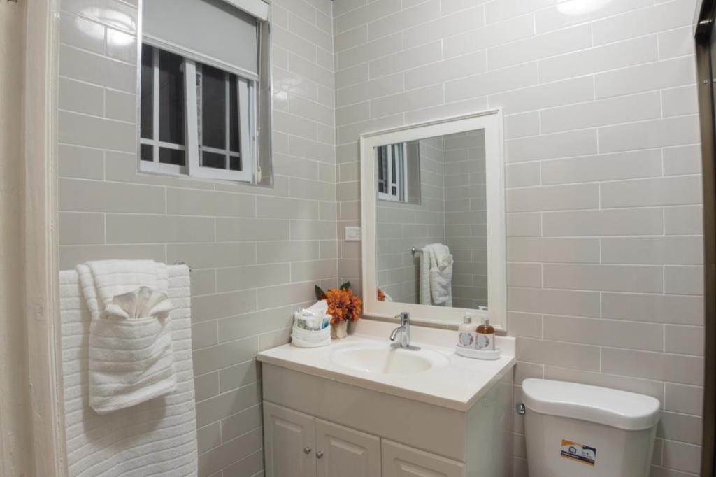 Soak'D Pineapple Villa Berrydale Esterno foto
